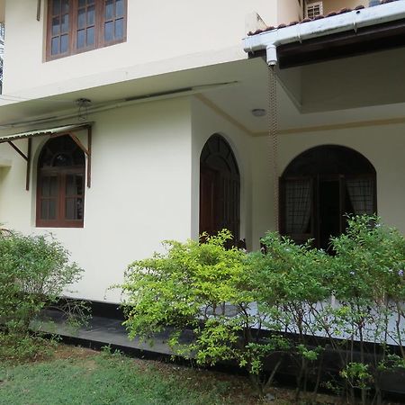 Bolonghes Homestay Негомбо Екстериор снимка