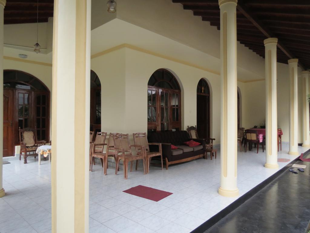 Bolonghes Homestay Негомбо Екстериор снимка